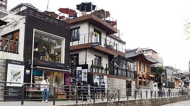 Samcheongdong Cafe Street