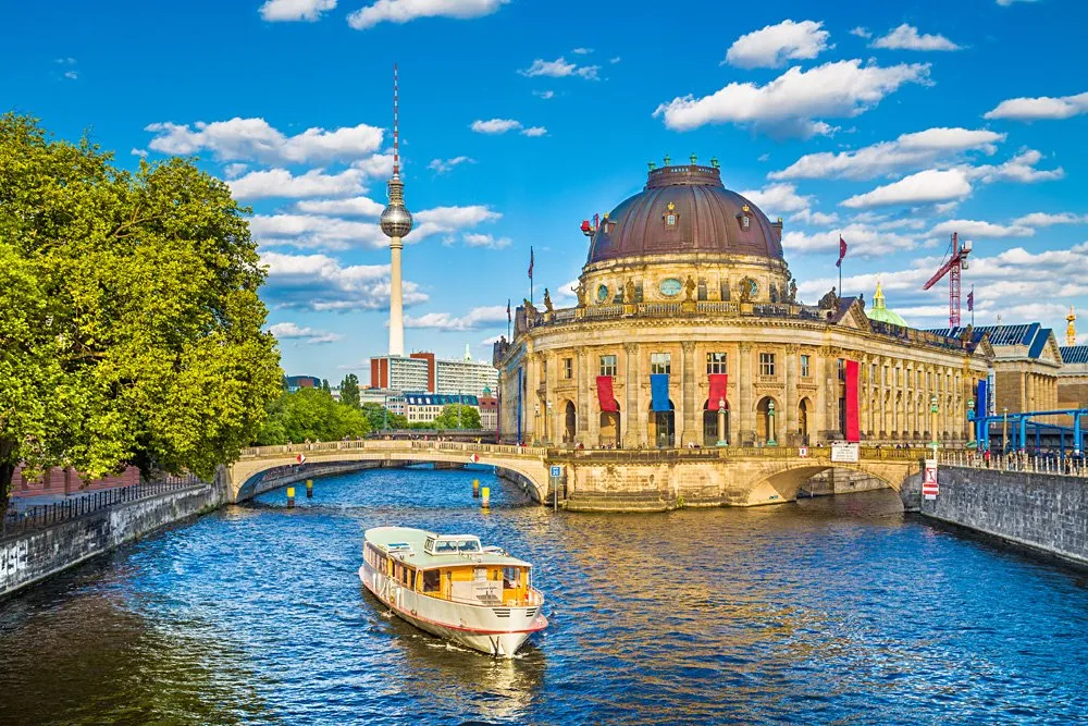 Must Visit Museums in Berlin! yi9hia