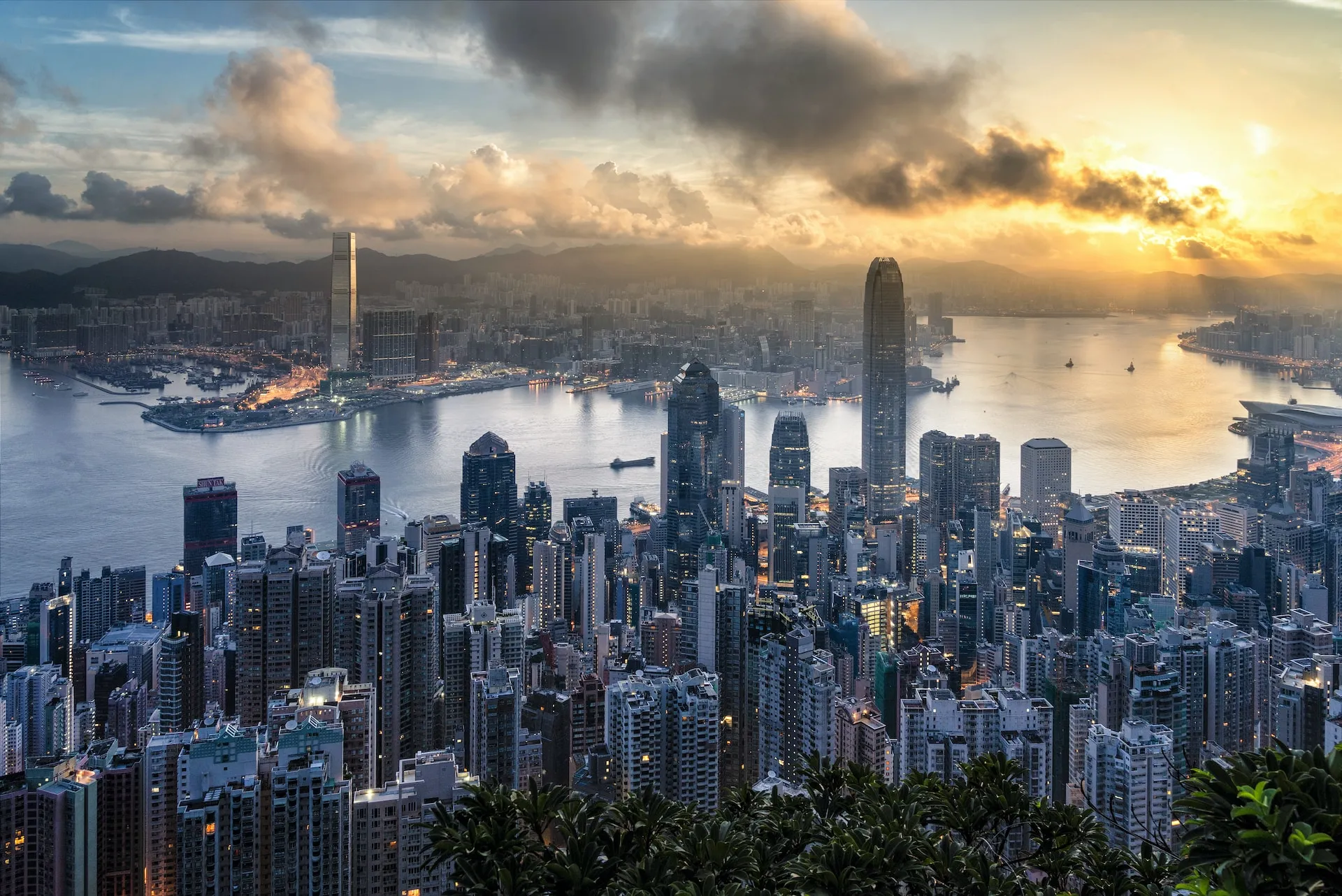 4 Days Journey through Hong Kong's Vibrant Culture and Marvels 1h1zkk