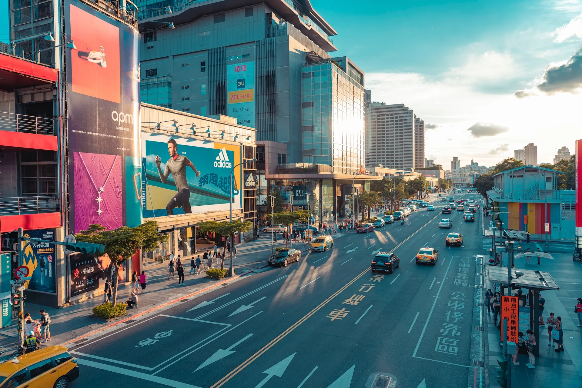 3-Day Taipei Itinerary: Temples, Night Markets, Taipei Views, National Palace Museum + Jiufen Day Trip 81e53t