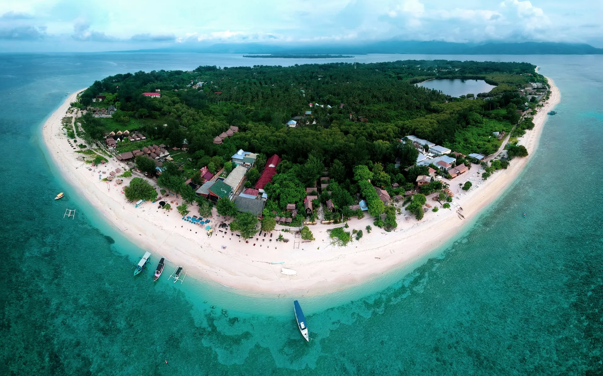 2 days Uncovering the Natural Beauty and Cultural Diversity of Lombok Island vin06z