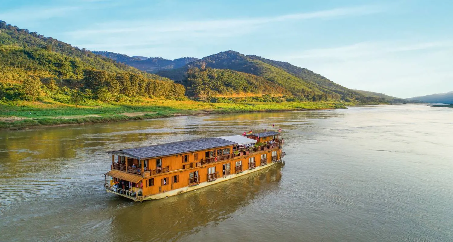 A Tapestry of Temples, Tribes, and Treasures: 3 days Unforgettable Journey Through Chiang Rai 39vv3c