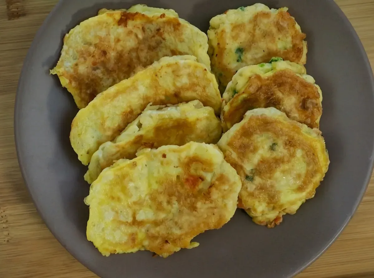 https://api.holicay.com/uploads/large_1aba384a-webp-stock-photo-korean-food-modeum-jeon-assorted-pancakes-korean-style-meatball-1029715486-transformed-transformed.webp