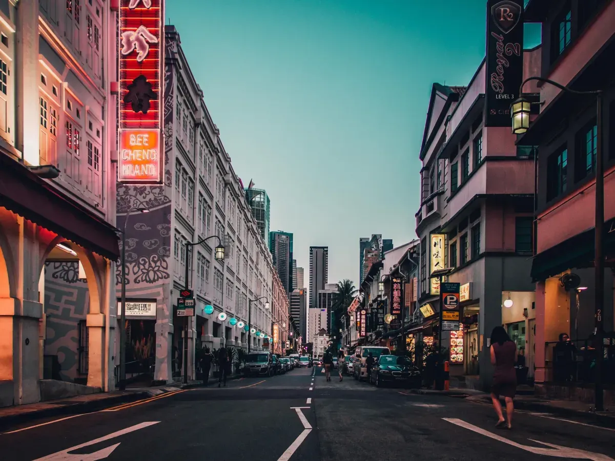 https://api.holicay.com/uploads/large_64c89c87-webp-lily-banse-24ha6GoKHqs-unsplash.webp