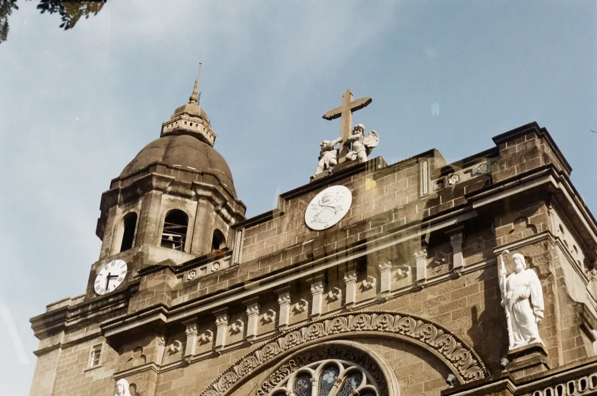 https://api.holicay.com/uploads/large_f551c0df-webp-mara-rivera-80j_5_XajO0-unsplash.webp