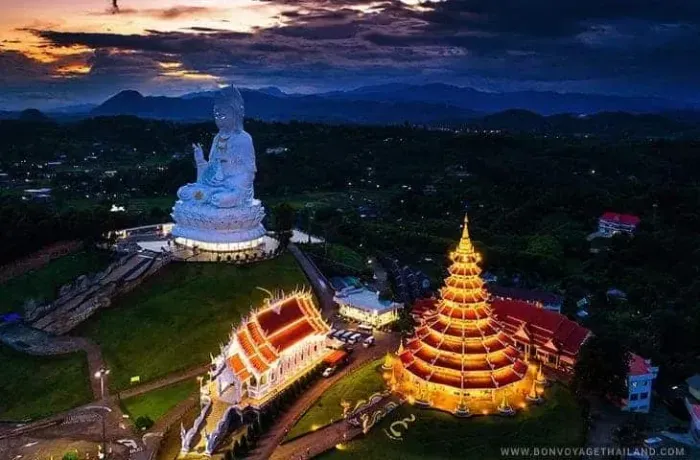 https://api.holicay.com/uploads/medium_74a2548b-webp-Wat%20Huay%20Pla%20Kang.webp
