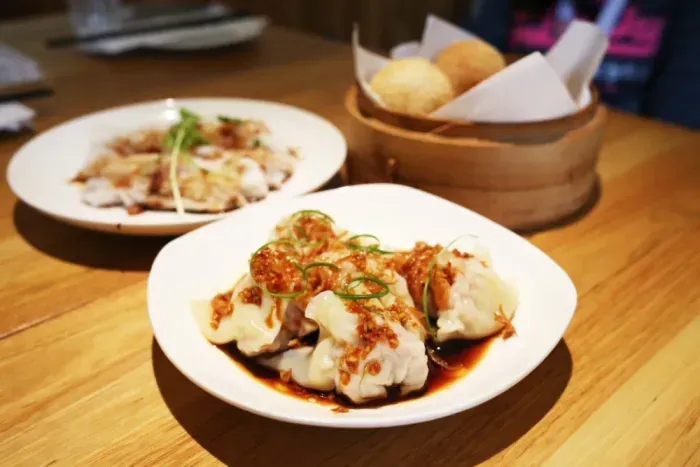 https://api.holicay.com/uploads/medium_Furongji-House-Wontons-The-Best-Dim-Sum-In-Beijing-e1573723604938_9bd9dc48ba.webp