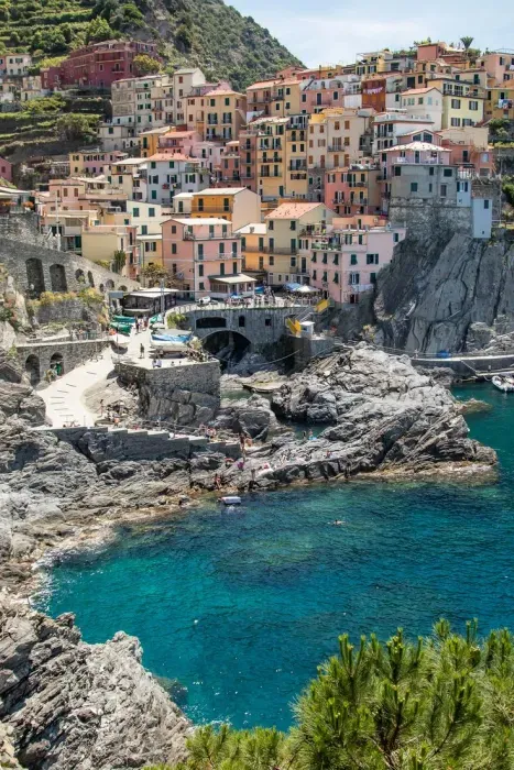 https://api.holicay.com/uploads/medium_One_Day_in_Cinque_Terre_Things_to_do_in_Cinque_Terre_Italy_-_The_Globewanderin_14d5e21dcc.webp