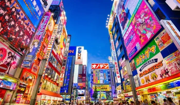 https://api.holicay.com/uploads/medium_akihabara-iStock-484915982-1024x600_5e3440938f.webp