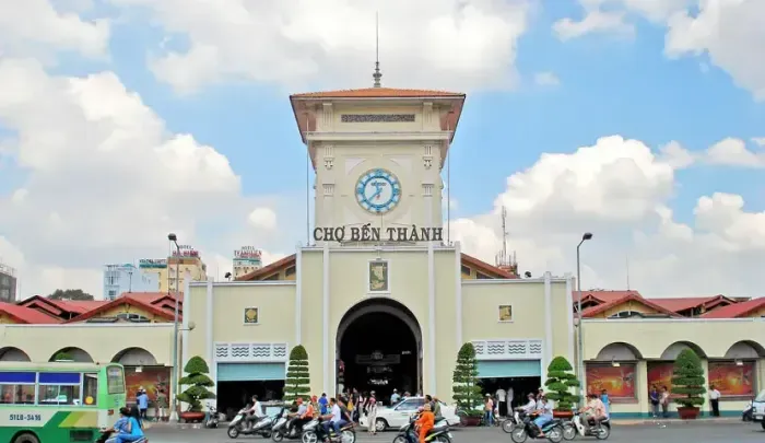 https://api.holicay.com/uploads/medium_ben-thanh-market-hcmc_571027edd2.webp