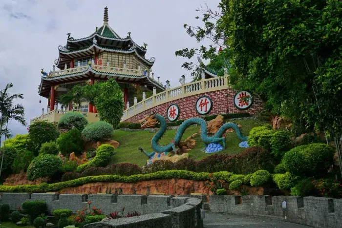 https://api.holicay.com/uploads/medium_e466dd77-webp-Cebu%20Taoist%20Temple1.webp