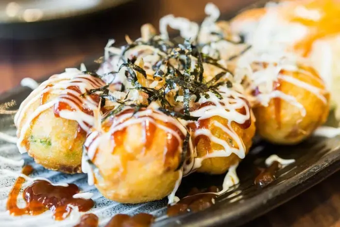 https://api.holicay.com/uploads/medium_famous_takoyaki_shops_in_osaka_1_78ddb81b1d.webp