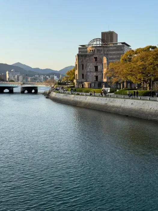 https://api.holicay.com/uploads/medium_hiroshima10_10570f4579.webp