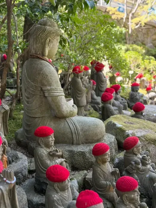 https://api.holicay.com/uploads/medium_hiroshima5_11b9575f7c.webp