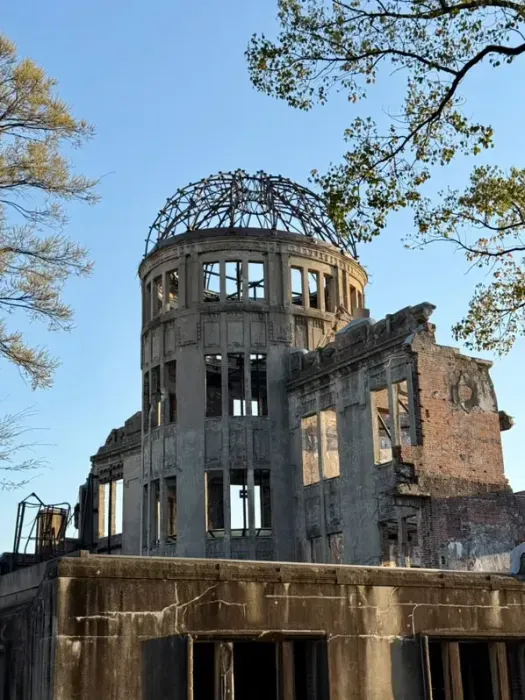 https://api.holicay.com/uploads/medium_hiroshima9_26b97323a9.webp