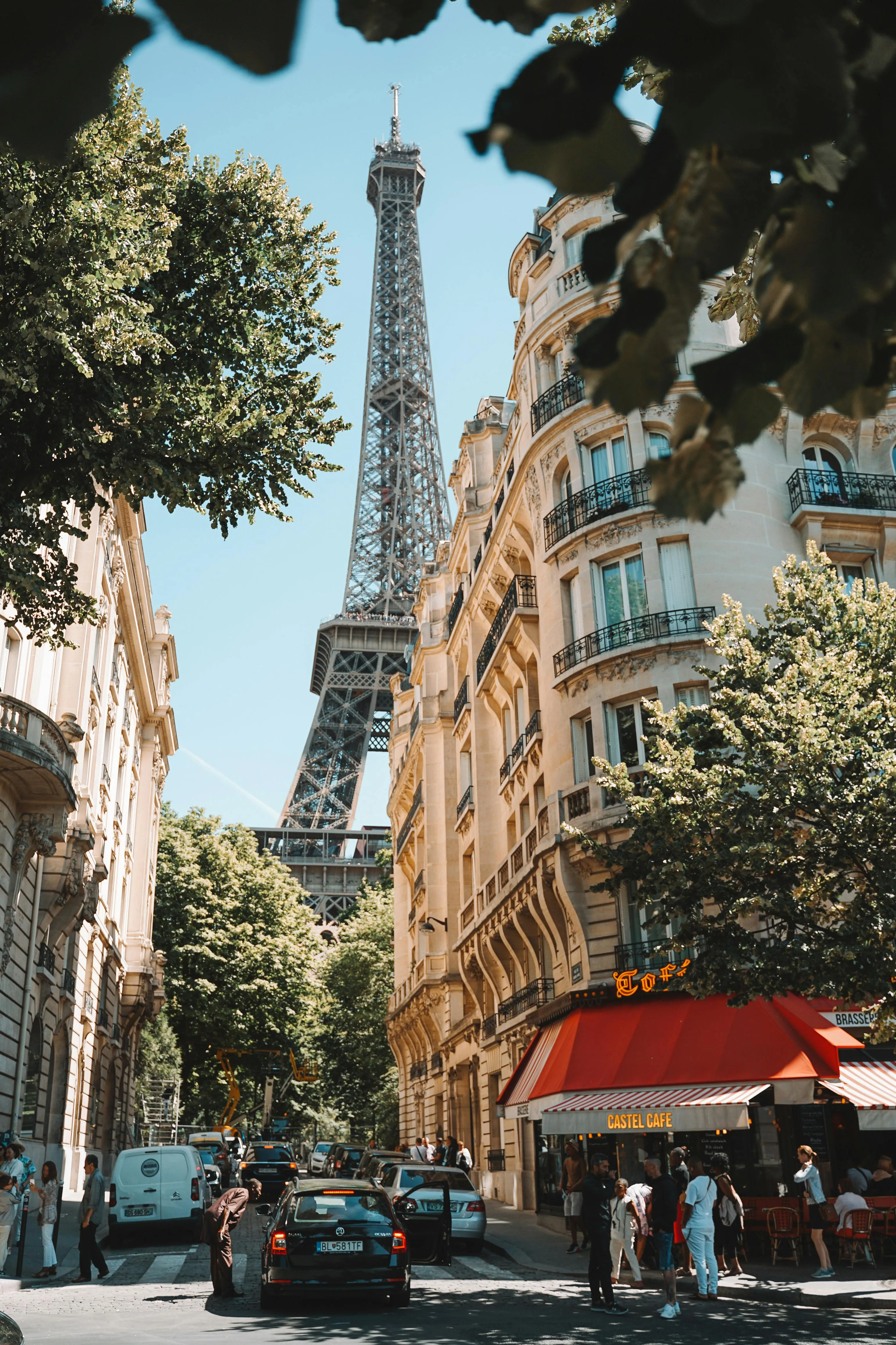 A Taste of Paris: Iconic Sights & Hidden Gems ywzz1f