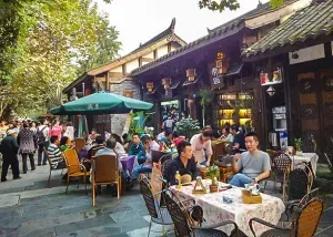 https://api.holicay.com/uploads/small_chengdu-kuanzhai-alleys_1c3c703761.webp