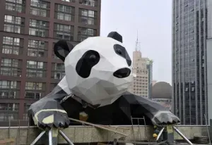 https://api.holicay.com/uploads/small_panda-sculpture-_clinging_-onto-exterior-wall-chengdu-440nw-3485178c_dbfd850f3c.webp