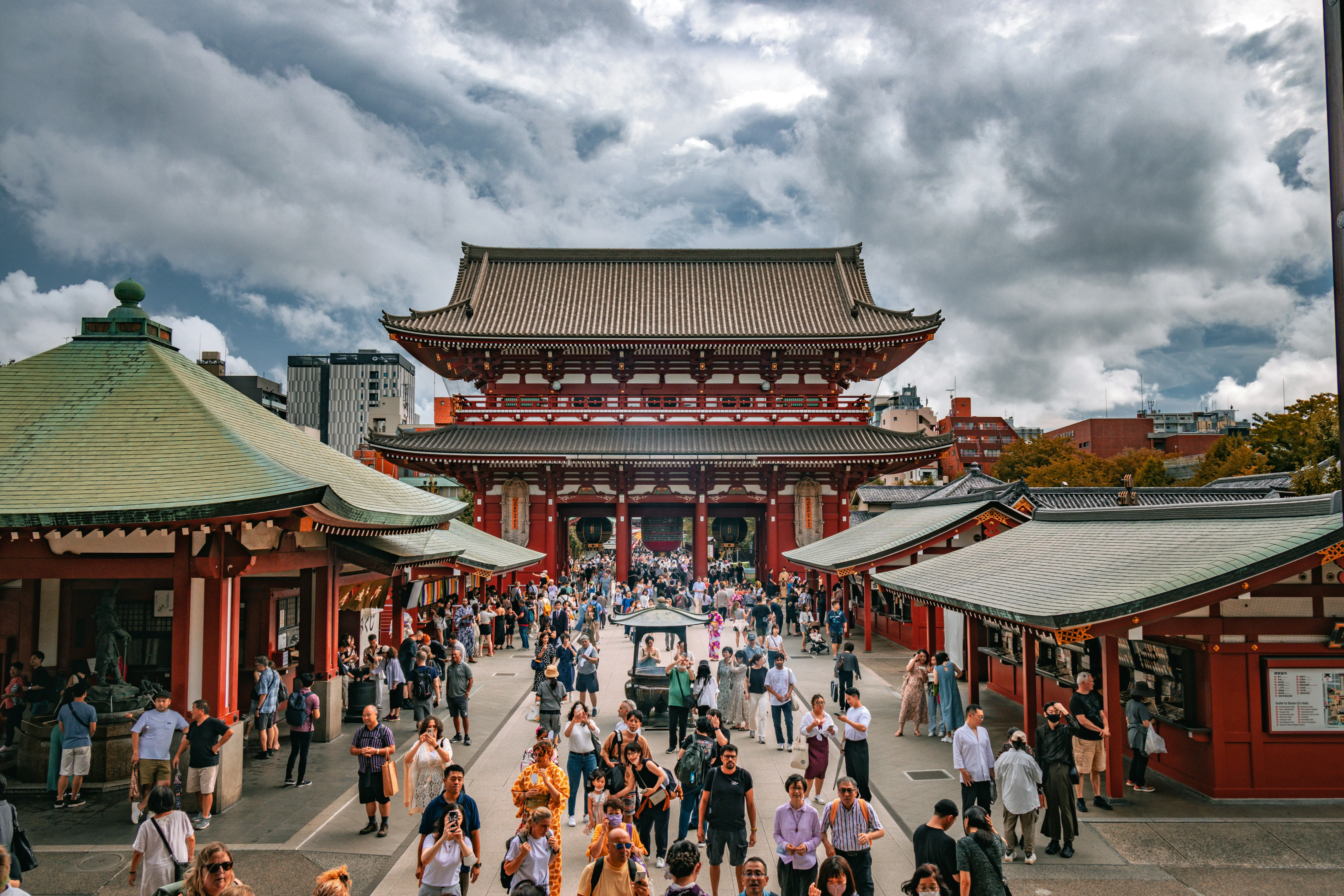 Tokyo in 48 Hours: Shibuya Sky, Harajuku Backstreets, Asakusa Morning, Ginza Lights & Tokyo Tower jjx30w